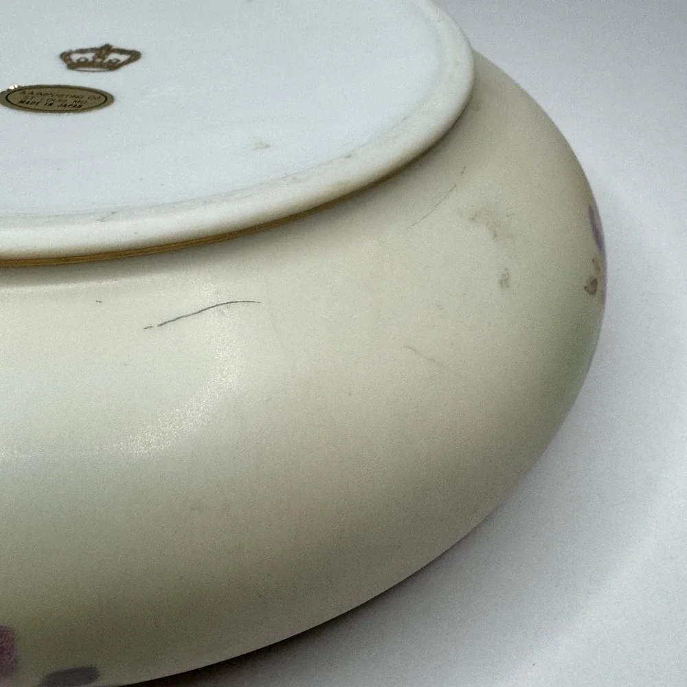 Vintage Victorian-Style Porcelain Collars and Cuffs Dresser Box